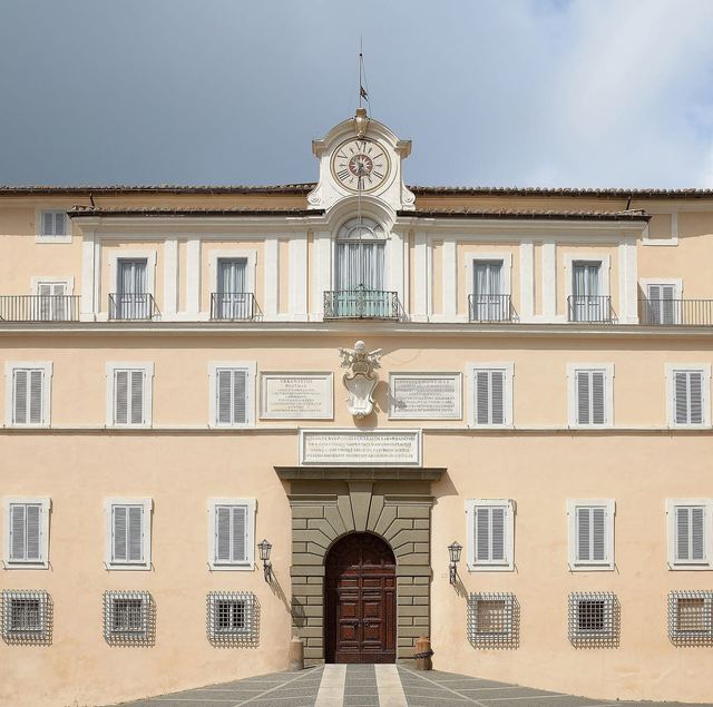 The Papal Palace at Castel Gandolfo, one of the few day-trip venues where Tiqets has the best-priced ticket among the platforms