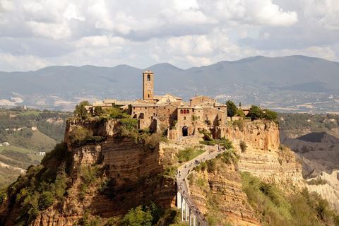 Civita di Bagnoregio on its pinnacle: the footbridge from Bagnoregio is the only way in and costs €5