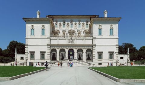 Galleria Borghese: two-hour entry slots, 180 people per slot, reservation compulsory whether or not you hold a Roma Pass