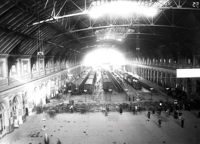 The concourse and platforms at Roma Termini station